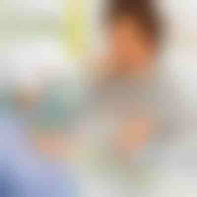 Zabavna igra za spoznavanje barv in razvoj spretnosti | CATERPILLARI